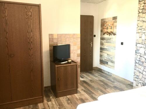 kleiner Schlafzimmerschrank