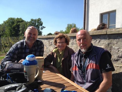 Winzer Sauer mit Mama und Andre beim Weinsimpeln